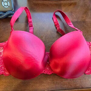 Cacique 44C Red Satin Bra Underwire Lightly Padded Lace Panels GUC Rose Detail.